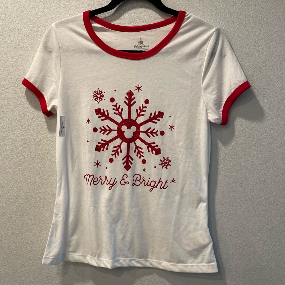 Disney Merry & Bright Mickey Glittery Snowflake Tee (NWT)